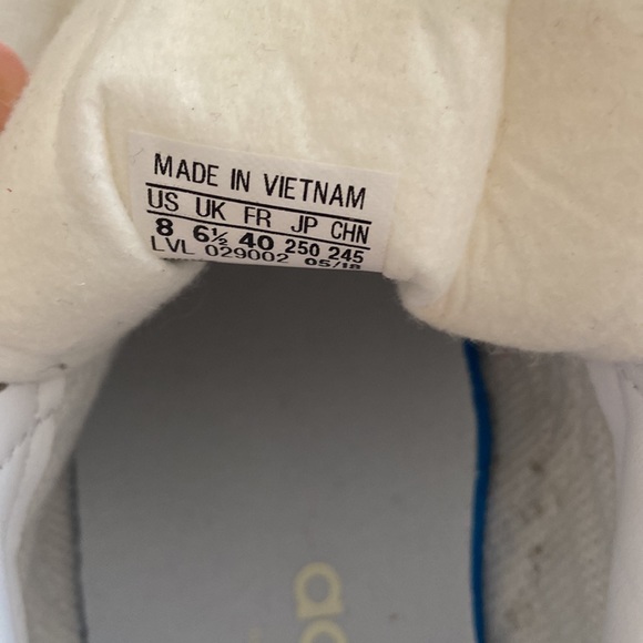 Adidas Gazelle sneakers size 8 - Picture 3 of 4